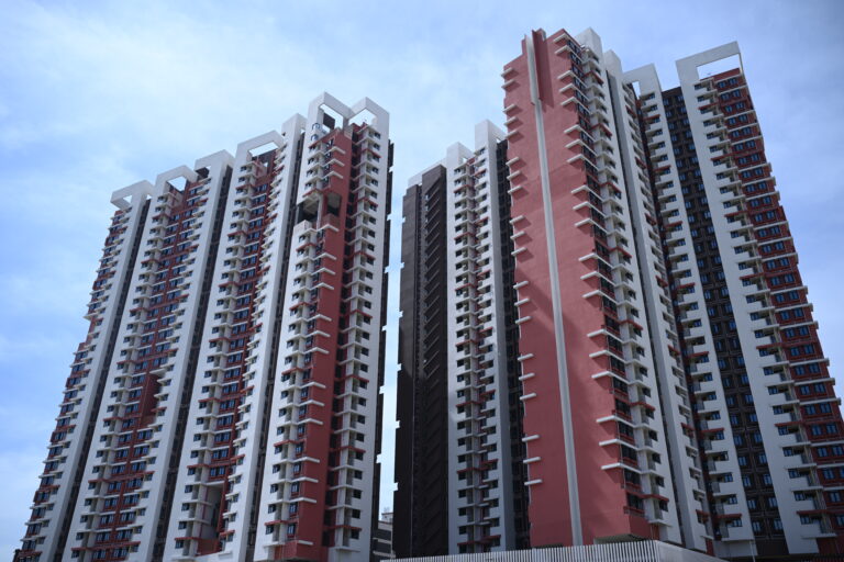 東啟